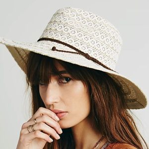 JESSICA Simpson Women's Black Lace Lover Wide Brim Hat